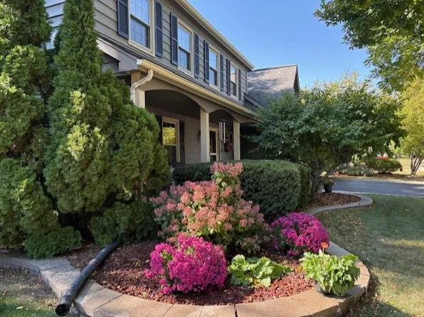 1528 Sequoia Rd, Naperville, IL 60540