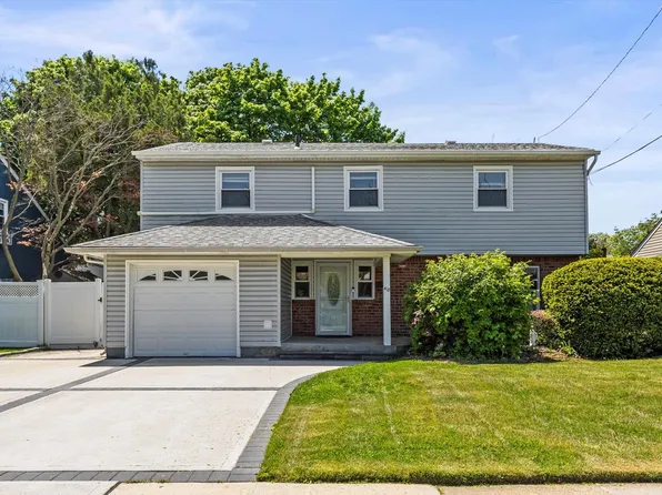 418 Jeffrey Avenue, East Meadow, NY 11554