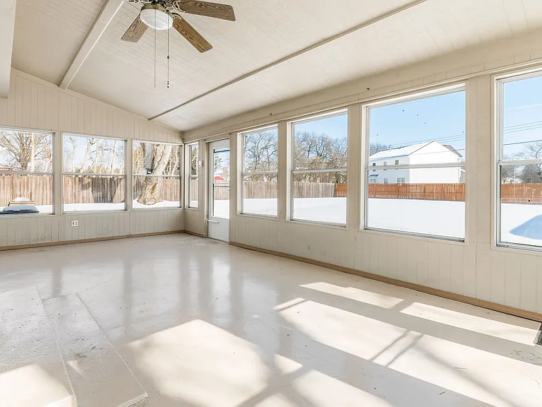826 Doherty Rd — Photo 48