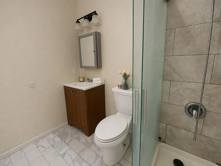 7913 Grove Ridge Dr — Photo 15