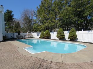 270 Edgemoor Rd, Rochester, NY 14618