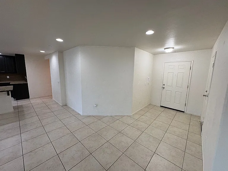 2132 E Sweet Ave — Photo 19