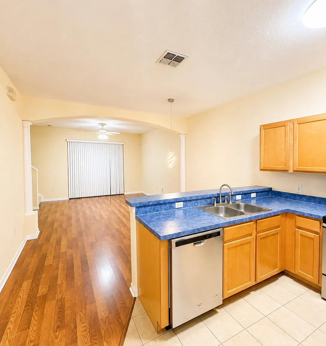 3 bed, 2.5 bath, 1254 sqft, $1,850 — Photo 4