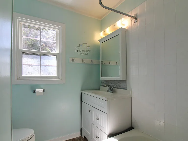 1310 Haupt Ave — Photo 15