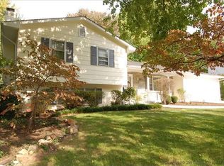 9920 Lindel Ln, Vienna, VA 22181