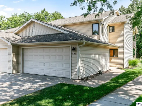 600 NW 20th St #27, Lincoln, NE 68528