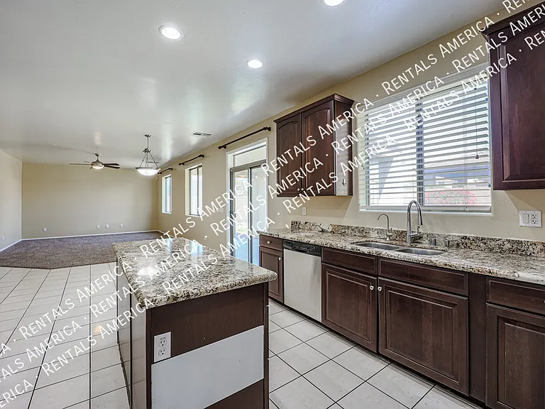 6846 W Saint Charles Ave — Photo 7