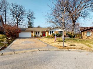 13 Castlewood Ct, Saint Peters, MO 63376