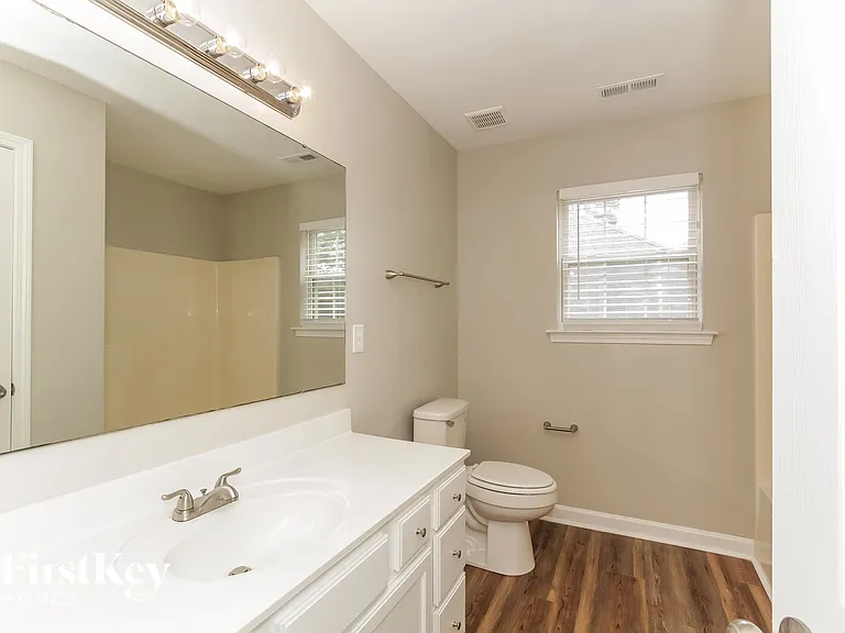 6111 Forest Pond Dr — Photo 14