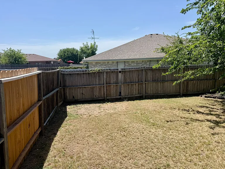 5202 Daybreak Cir — Photo 11