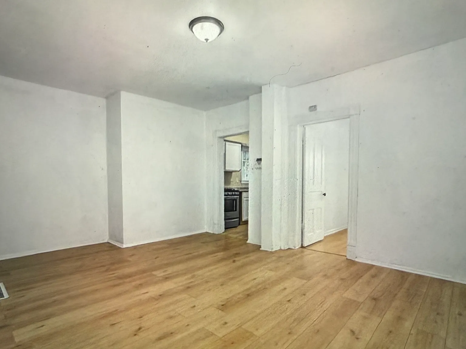 4 bed, 1413 sqft, $2,000 — Photo 3