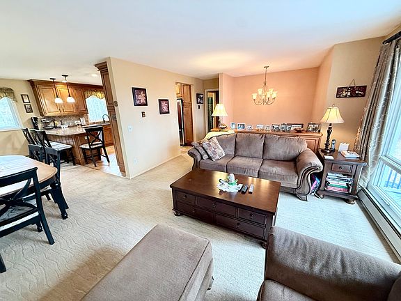 2nd image of 35 Knob Hill Rd