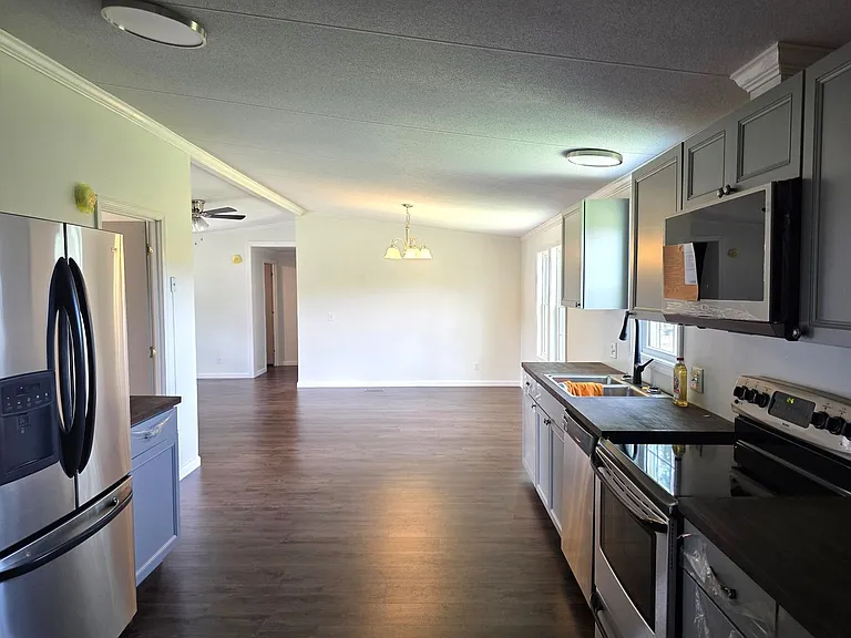 8659 W Pine St — Photo 12