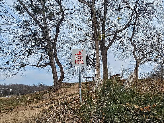 4th image of 420 Riverside Dr