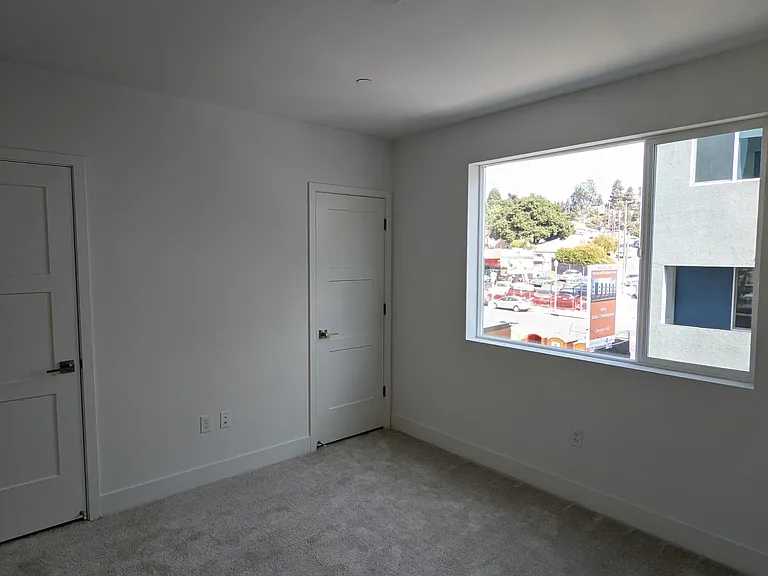 9877 Macarthur Blvd #A — Photo 12