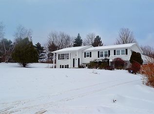 1584 Tracy Dr, Skaneateles, NY 13152