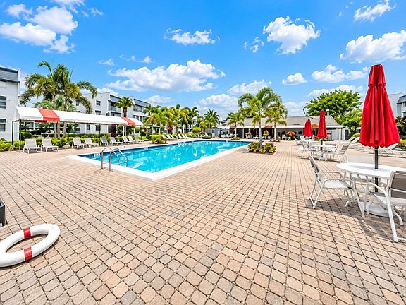 4th image of 7807 GOLF CIR Drive #105