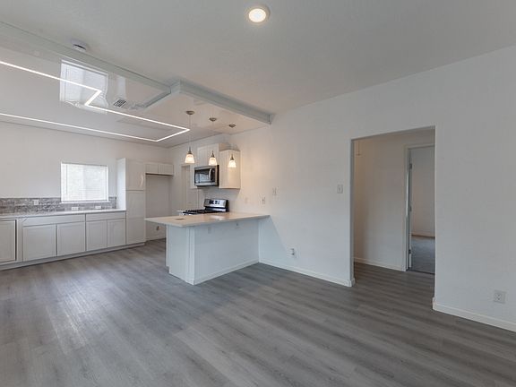 5th image of 103 S Mittman St