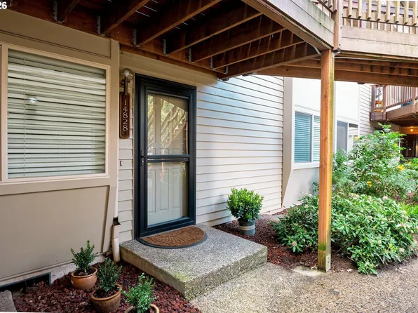 14828 SW 109th Ave, Tigard, OR 97224