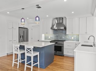 25 Crescent Bluff Ave, Branford, CT 06405