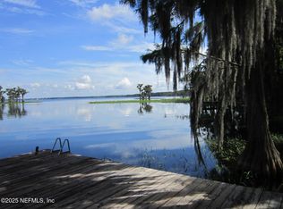 6324 Dogwood Ln, Melrose, FL 32666
