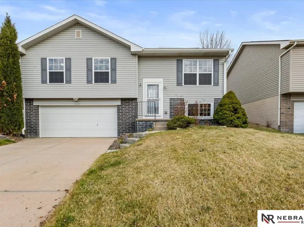 16530 Burdette St, Omaha, NE 68116