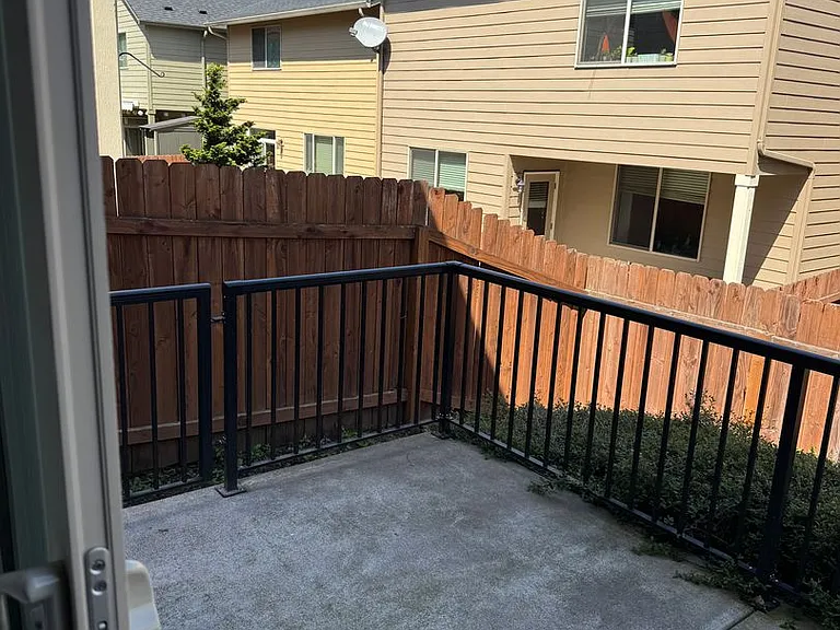 3008 NE 74th St — Photo 29