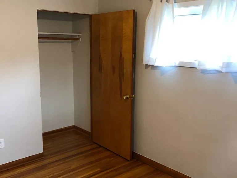 1607 Plymouth Ave — Photo 14