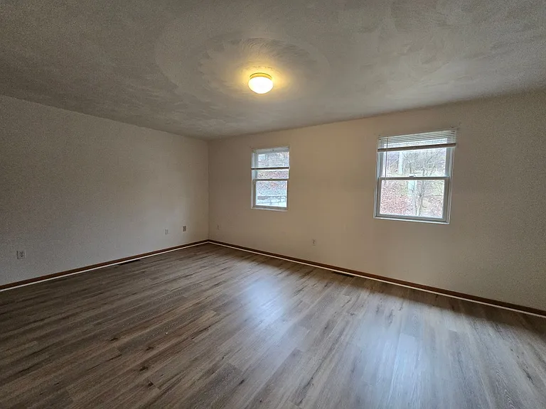 512 Harding St — Photo 11