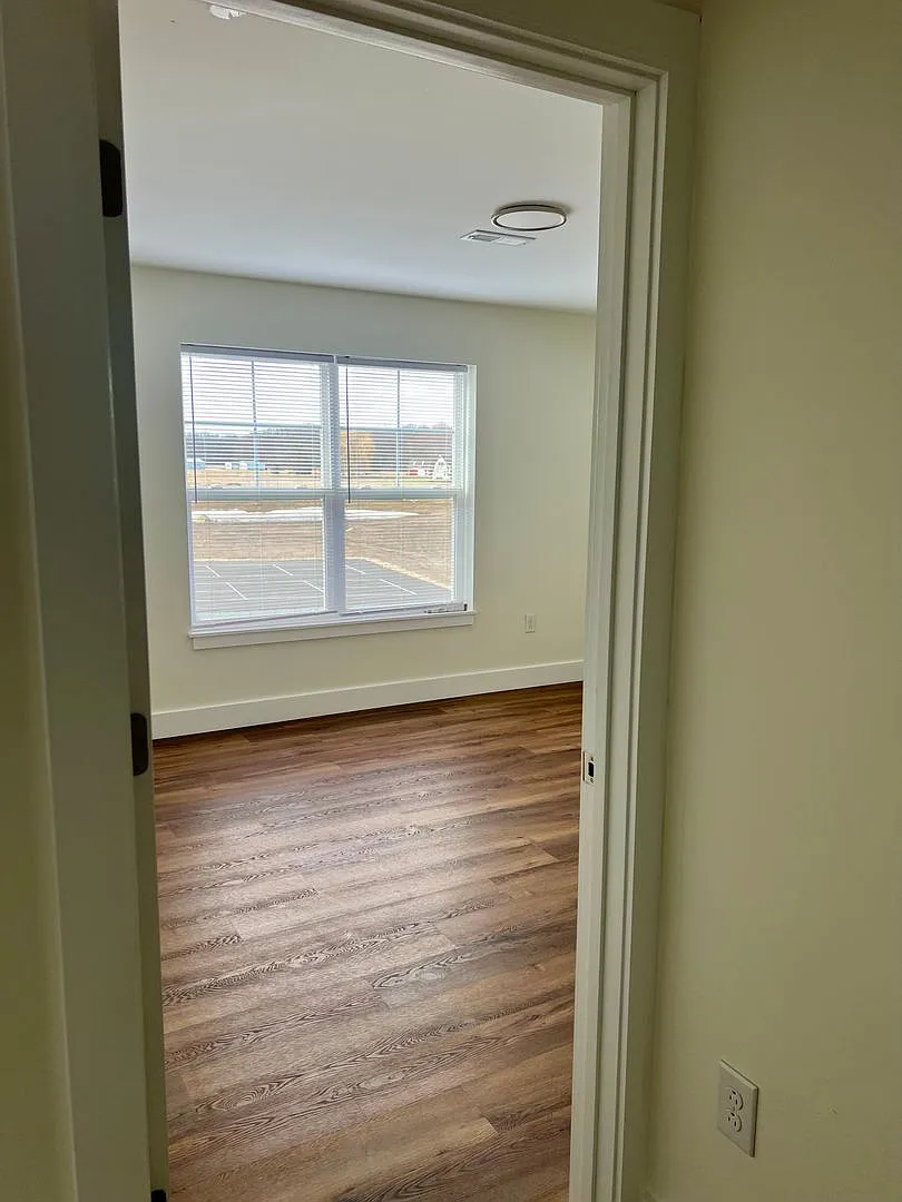 552 Ryder Court — Photo 3