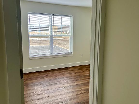 3rd image of 552 Ryder Ct #3