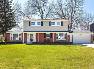 30323 Wicklow Rd, Farmington Hills, MI 48334