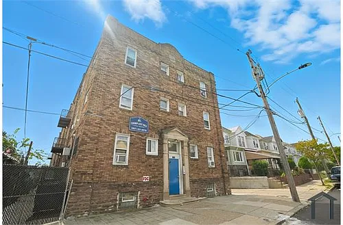 1806 W Champlost St #304 Photo 1