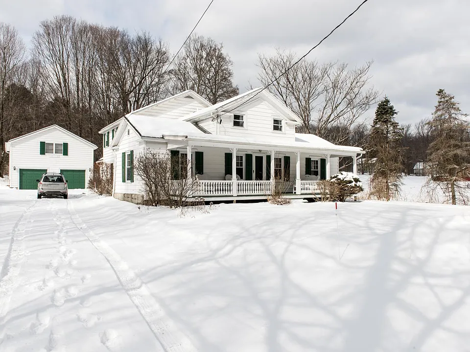 98 Parkhurst Rd
