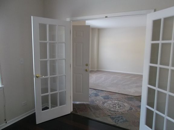 3rd image of 816 S Sienna Dr