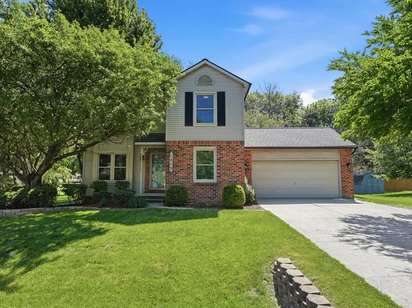 1215 Lori Ln, Fenton, MI 48430