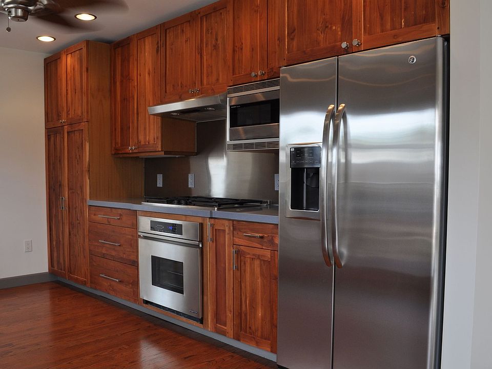1st image of 319 Avenue E