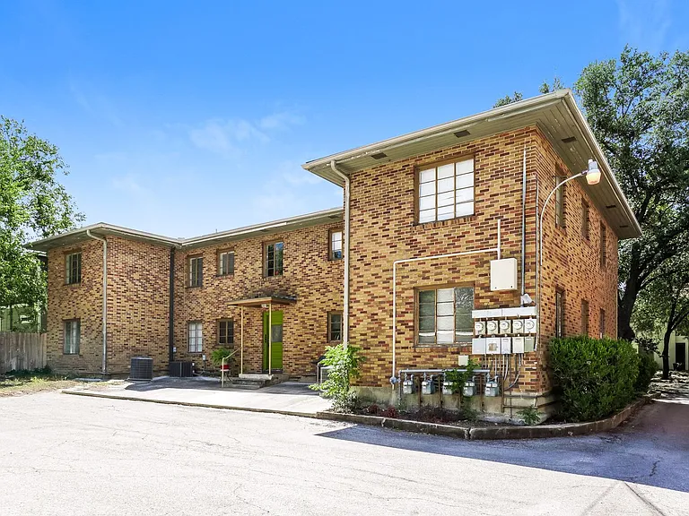 235 Natalen Ave — Photo 13