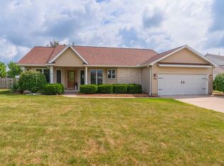803 Trimmer Dr, Hudson, IL