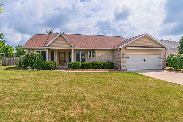 803 Trimmer Dr photo 1