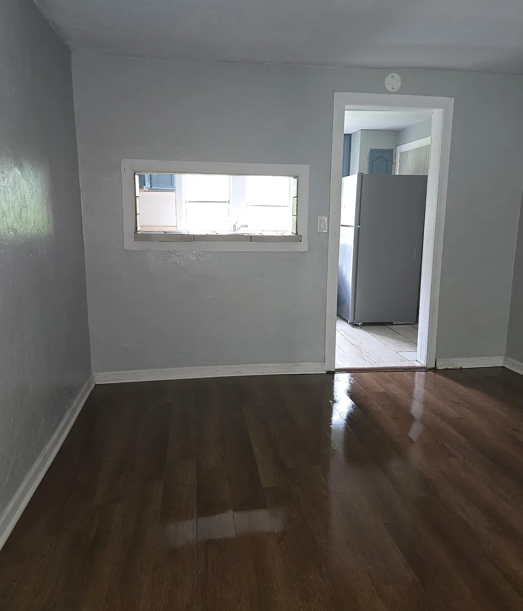 Building Photo - 149 SW Balboa Pl