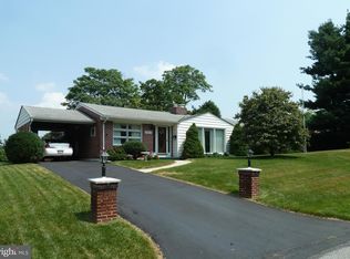 17715 Woodcrest Rd, Hagerstown, MD 21740