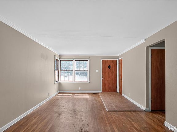 3rd image of 10151 Dwight Dr