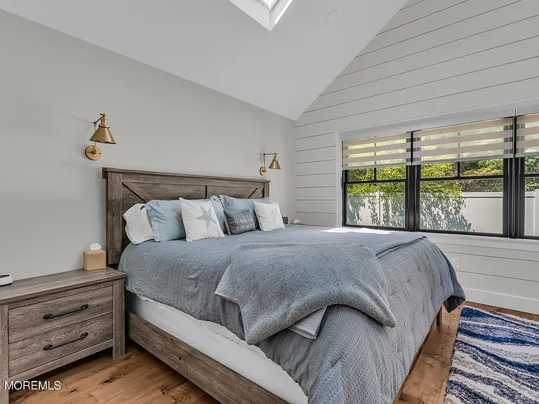 2411 Fairview Dr — Photo 18