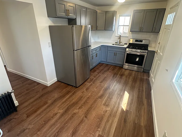 1946 Paulding Ave #1 — Photo 6