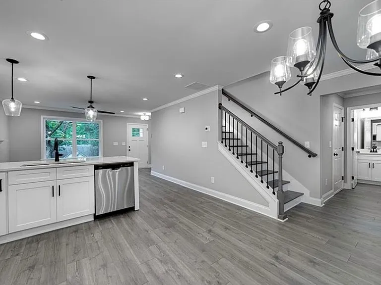 6290 Akins Way — Photo 4