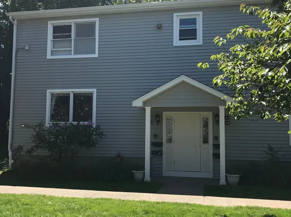 143 Carriage Path S, Milford, CT 06460