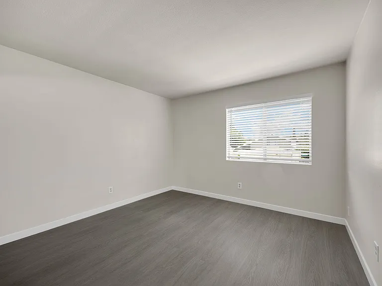 730 N Kathleen Ln — Photo 7