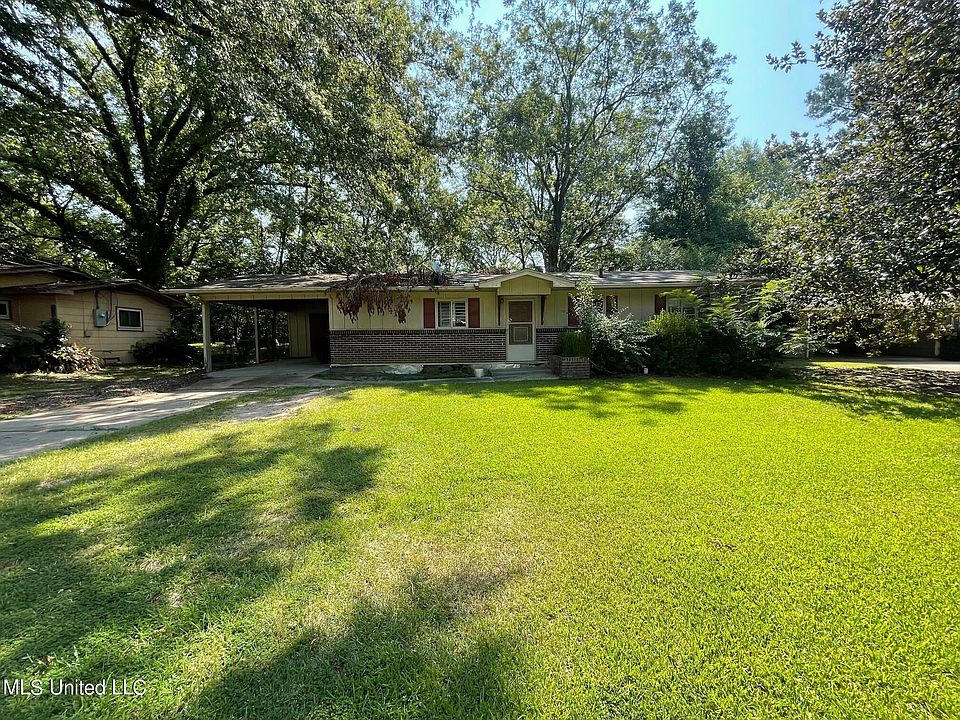 1st image of 2968 Lakewood Dr