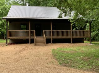392 Phy Ln, Mc Ewen, TN 37101